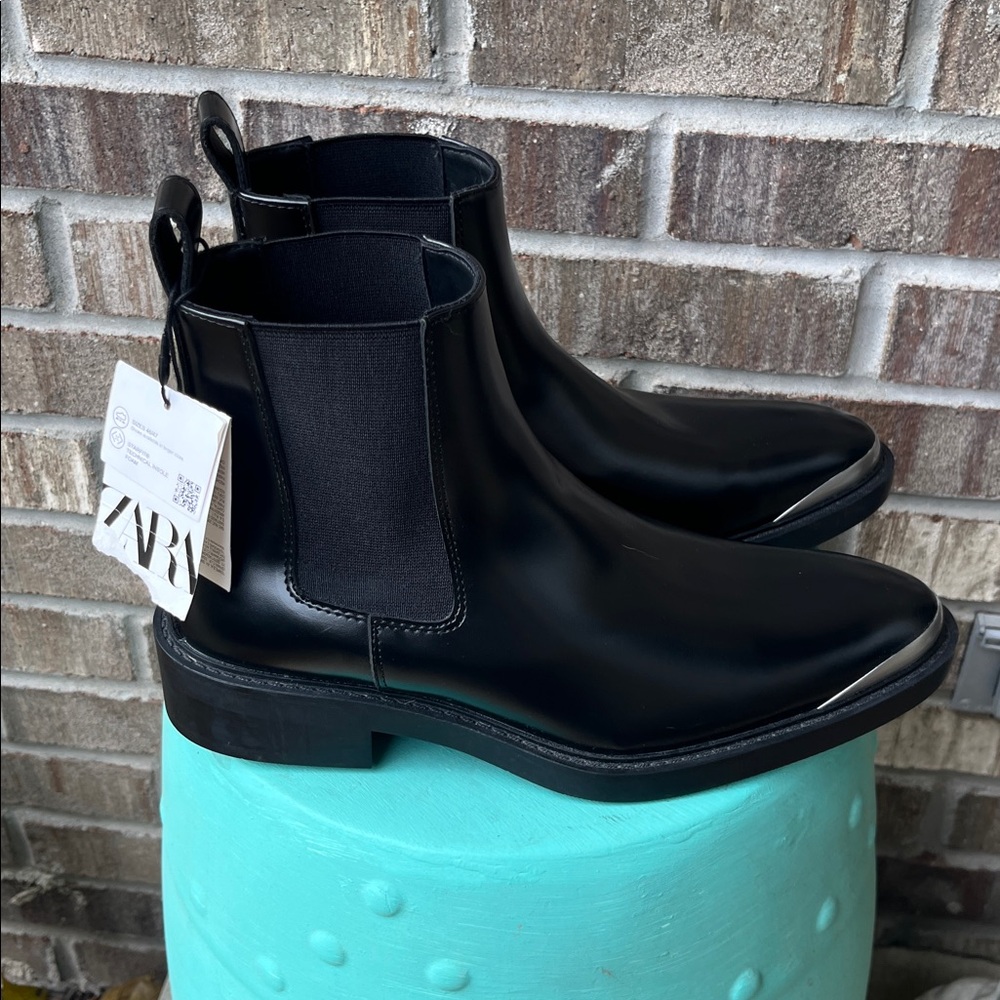 NWT ZARA BOOTIES silver tip size US 6 men’s